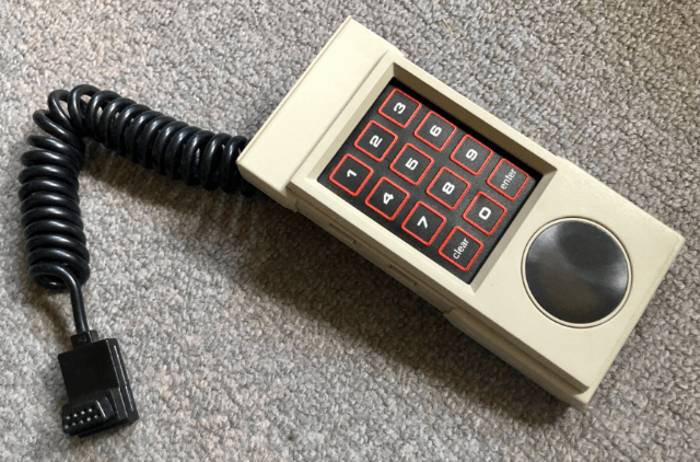 Controller Intellivision – Il Pioniere dal Design Inusuale