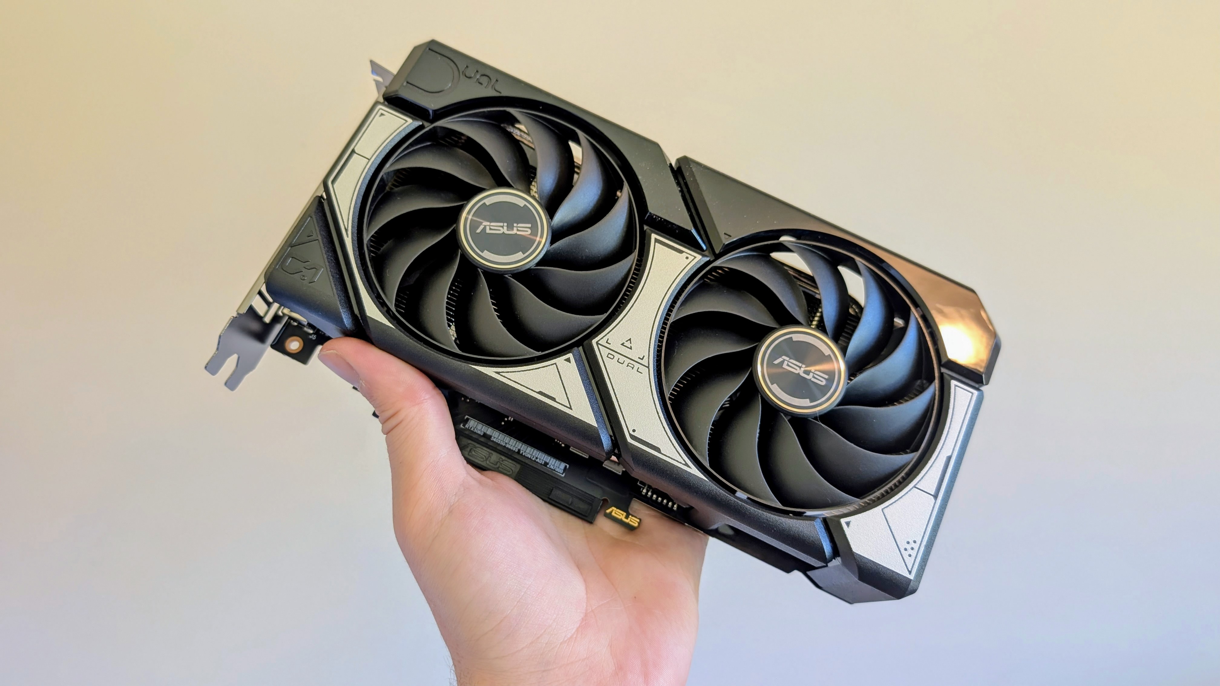 Dettagli Tecnici e Architetturali della NVIDIA GeForce RTX 5060 8 GB