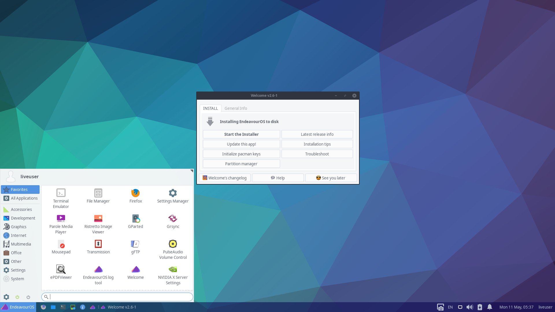 Esperienza Utente e Personalizzazione: Analisi di Endeavouros vs Linux Mint