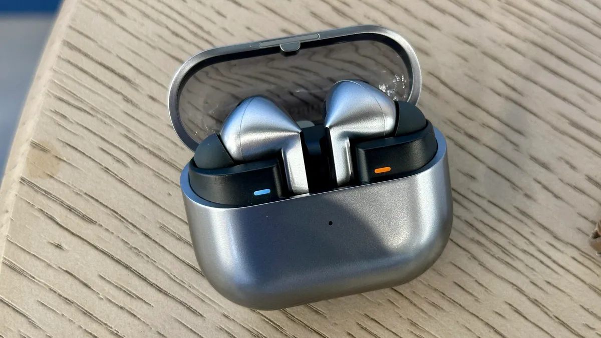 Samsung Galaxy Buds3 Pro Design e Costruzione