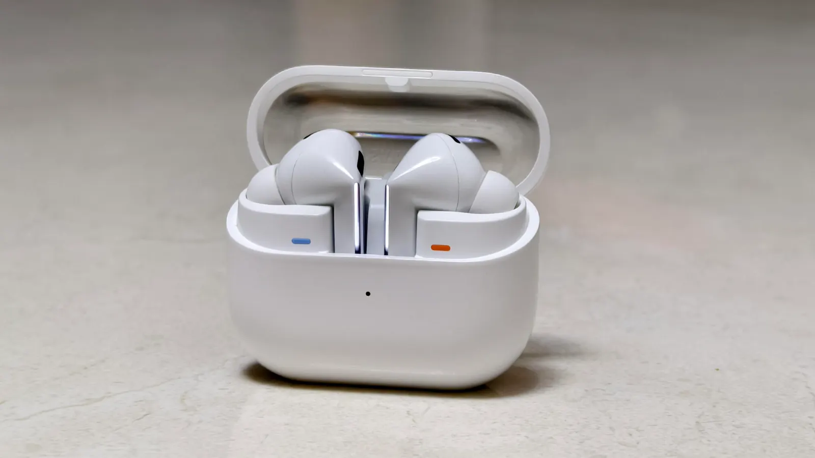 Modalità Ambient e Cancellazione del Rumore Sumsong Buds3 pro